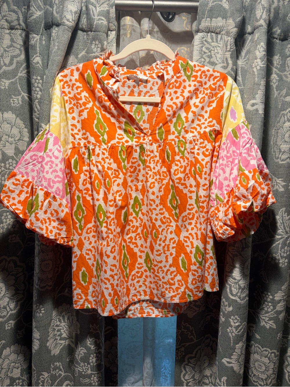 Women’s THML Orange Multi-Color Puff Sleeve Blouse, size small